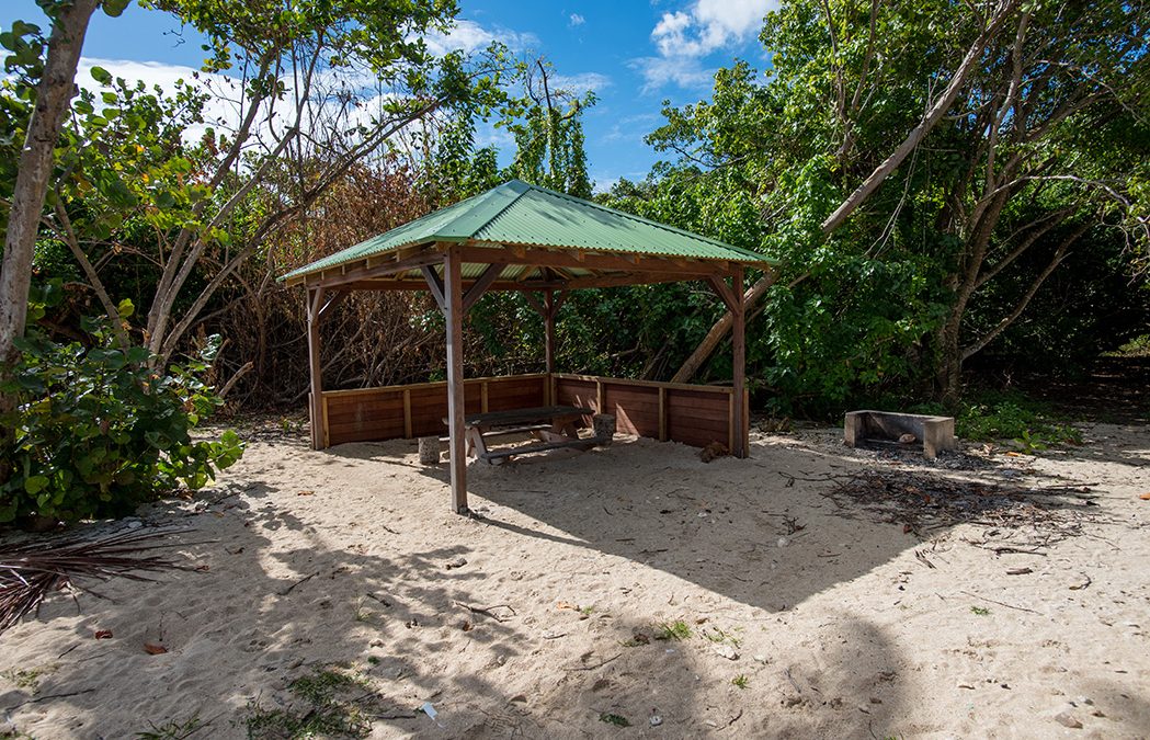 Development of eco-designed bins at l’îlet cochons