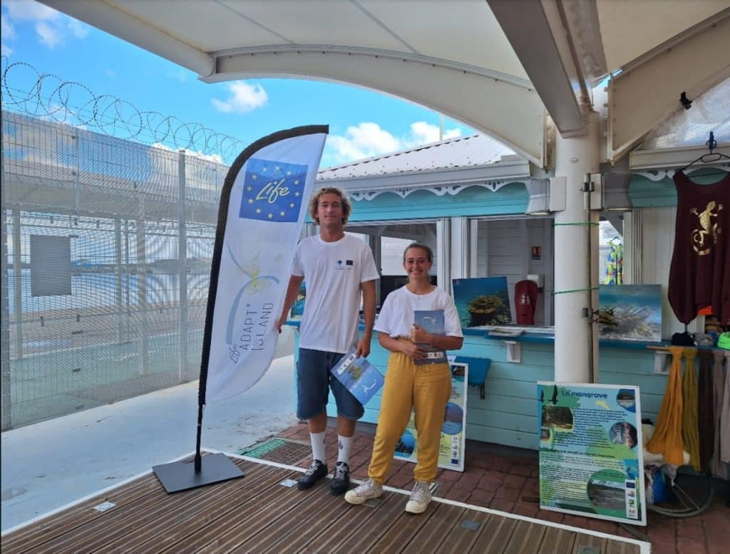 Awareness-raising stand at cruise ship arrivals
